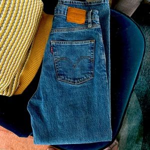 Levi’s Ribcage Straight Jeans